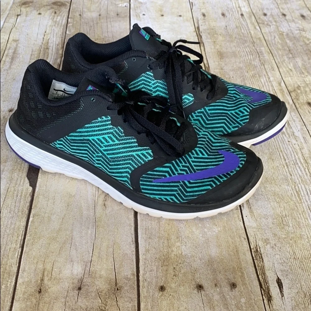 Nike FS Lite Run 3 Sneakers